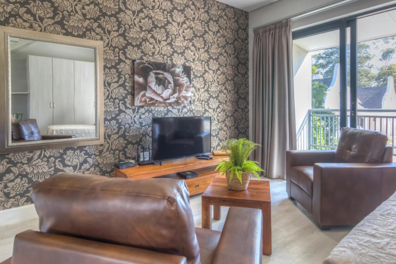 Apartment Crossfire @ Somerset West