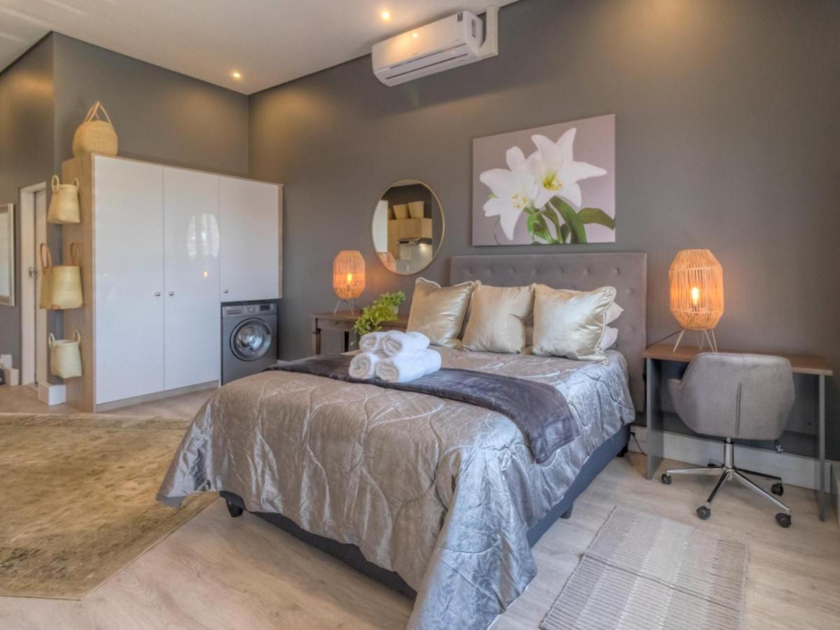 Apartment Crossfire @ *