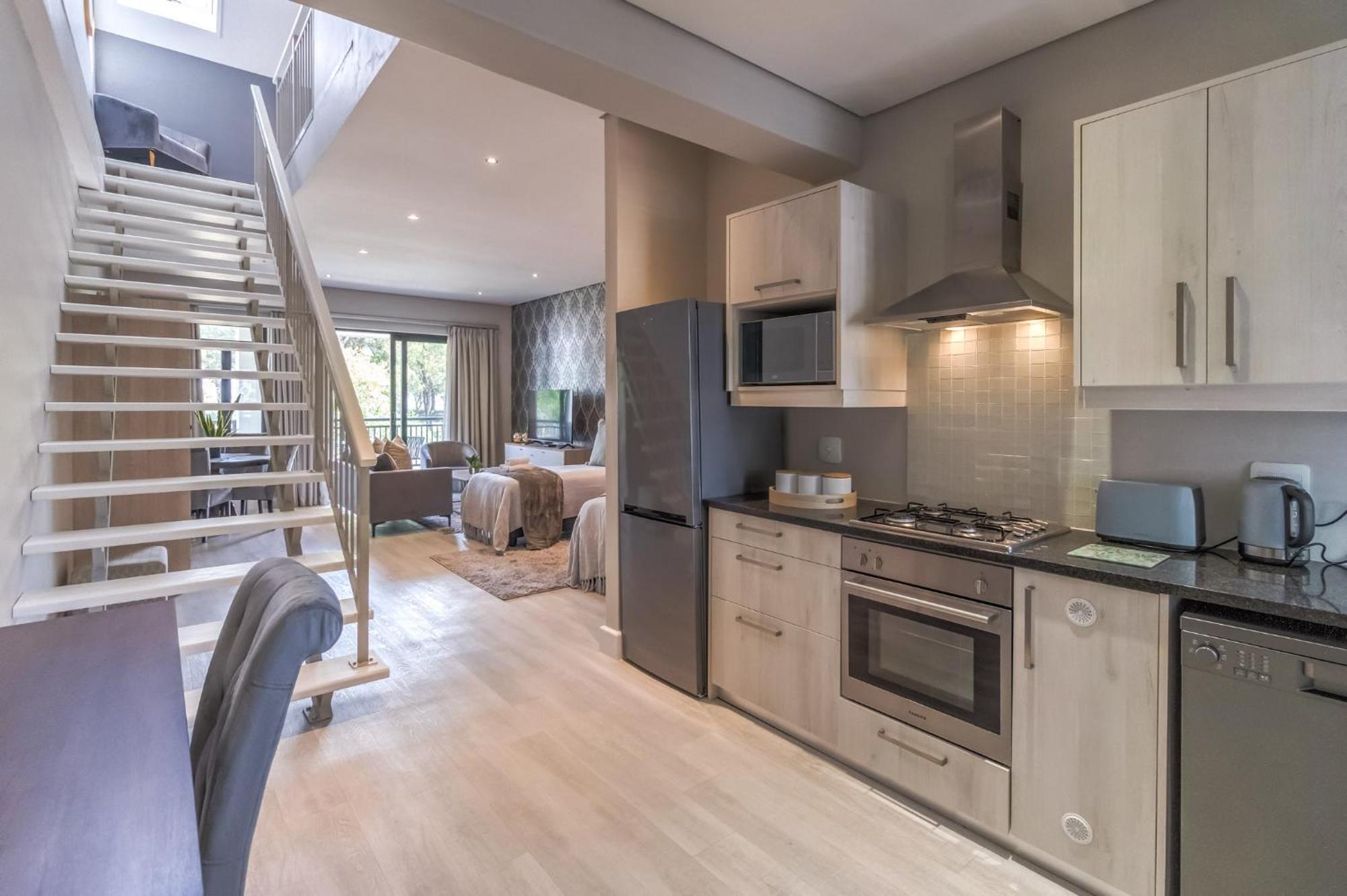 Apartment Crossfire @ *